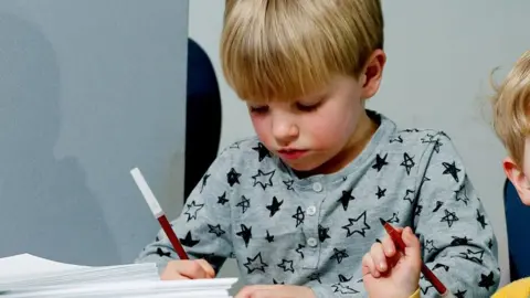 Neil O'Connor, UNP Thomas Gray