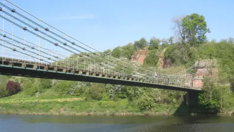 Jonathan Thacker Union Chain Bridge