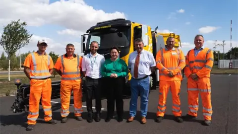 North Lincolnshire Council, North Lincolnshire Council's pothole filling team