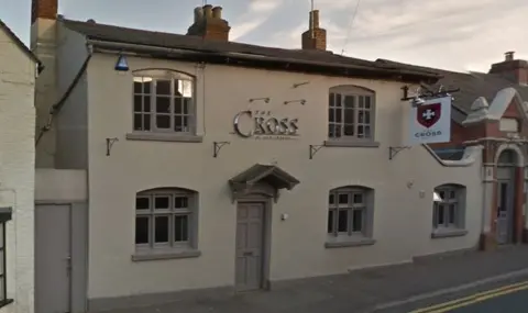 Google Maps The Cross (centre)