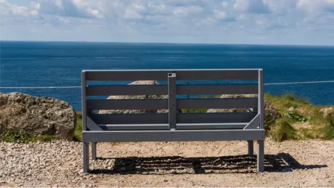 Getty Images a bench