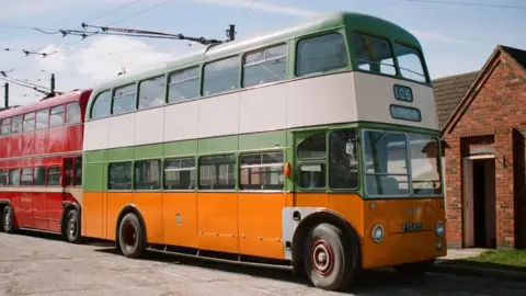 P L Chadwick/Geograph Glasgow trolley bus