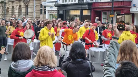 Roger Thomas Performers