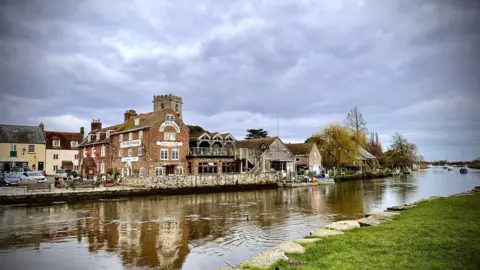 Ming Mok WEDNESDAY- Wareham