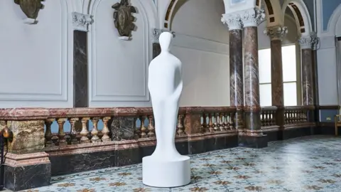 Daniel Graves Photography A plain figure