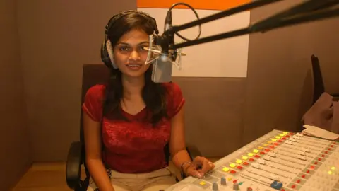 RJ Suchitra