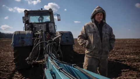 Reuters Farmer at Ukrainian market