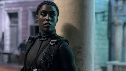 Nicole Dove Nomi (Lashana Lynch) in No Time To Die