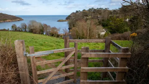 National Trust/Seth Jackson Kissing gate