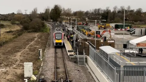 Train arrives at Soham railway station