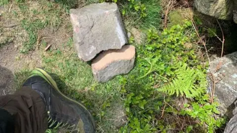 Edale Mountain Rescue Team  Boulder