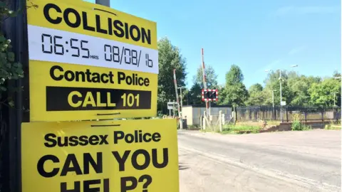 Etchingham level crossing