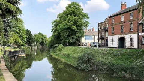  Richard Humphrey/Geograph River Welland in Spalding