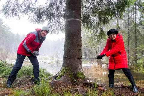 Haakon Mosvold Larsen / Scanpix via Reuters Mayor of Oslo Marianne Borgen and Lord Mayor of Westminster, Councillor Ruth Bush