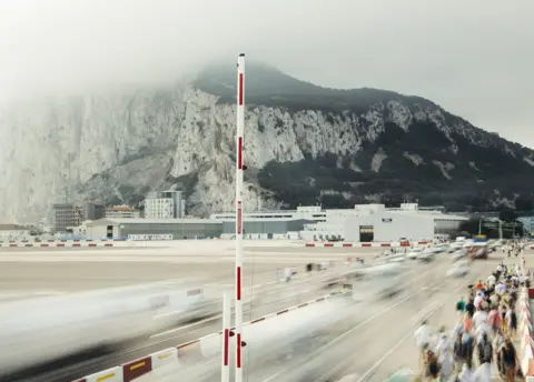 Luke Archer The border