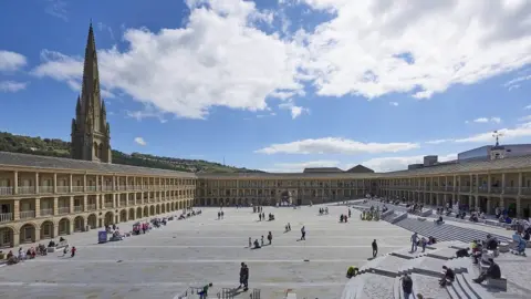 PAul White Piece Hall, Halifax