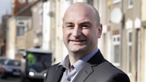 Marc Jones Marc Jones