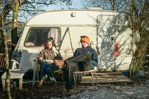 @whathavewedunoon Claire and Cal