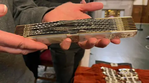 Shaw family One of the knives