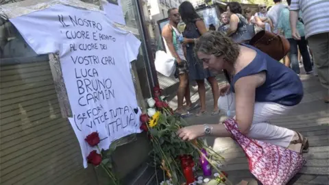 AFP Tributes to victims of the van attack in Barcelona on Las Ramblas - here remembering Italians who died, 21 August 2017