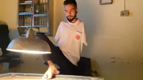 Twenty-three-year-old Harshad Gothankar was born without arms, but he is now a state carrom champion.