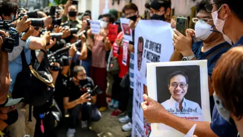 Getty Images People protests the disappearance of Wanchalearm Satsaksit