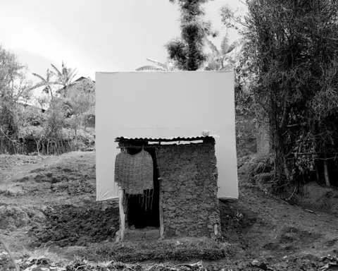 Elena Heatherwick / WaterAid Toilet in Gitwa