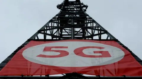 Reuters 5G mast