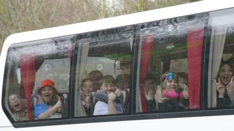 Dover delays clear after 'buffer zone' empties - BBC News