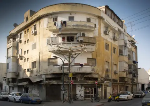 Alamy Bahuaus type architecture in Tel Aviv