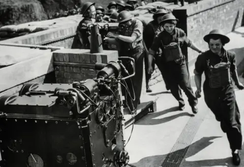 Getty Images Women soldiers in training during the Battle of Britain.