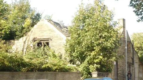 LDRS The Old Manor House in Manningham