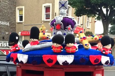 Downend Yarn Busters Post-box topper in Downend