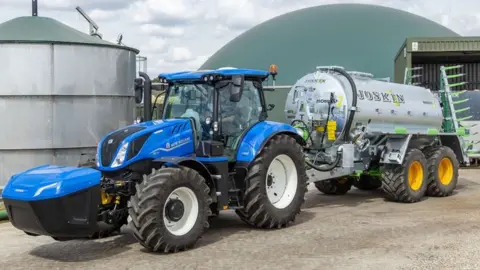 T6.180 Methane Powered tractor