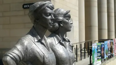 Graham Hogg/Geograph Women of Steel statue in Sheffield