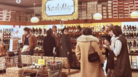 LTB Showrooms Interior of Intershop