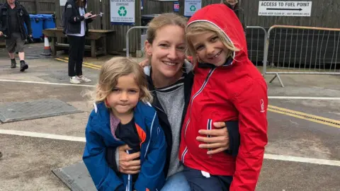 Laura Jackson and daughters Cicely and Tilia