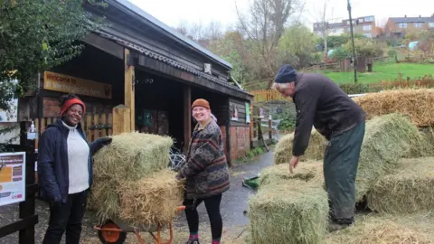 SWCF Farm volunteers