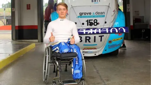 MOTORSPORT VISION Billy Monger