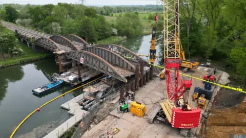 Viaduct out of operation in Oxfordshire