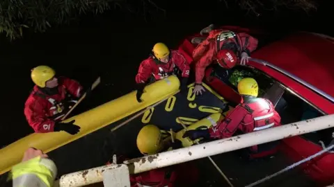 Hampshire Fire & Rescue Service Flood rescue at Eversley