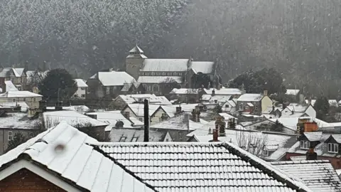 Lisa | Weather Watchers Snowy rooftops at Knighton in Powys on Saturday