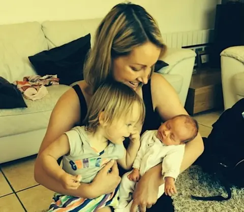 Olivia Siegl Olivia Siegl with Eve and Isla-Mai