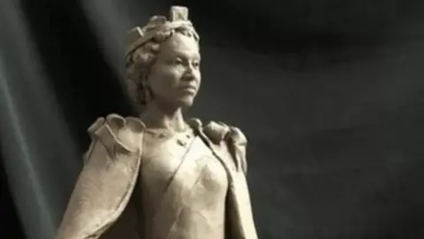 Hywel Pratley Prototype statue of Queen Elizabeth II