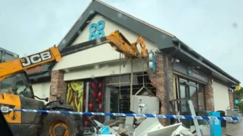 Chris Randall The scene