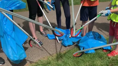 Paul Cheese Litterpickers on the River Cam in Stourbridge