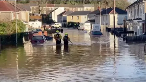 Skewen flooding