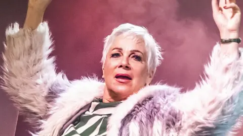 Denise Welch in The Gap at Hope Mill Theatre