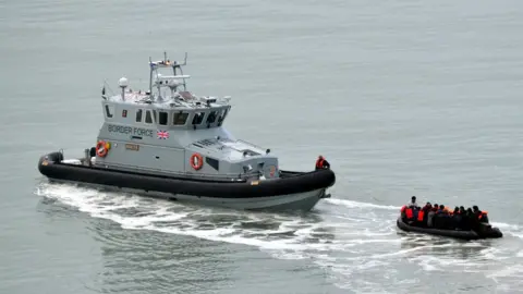 Paul Jolliffe Migrant boat off St Margaret's Bay