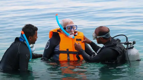 PM Modi snorkeling